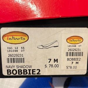 Never worn! Talbots Bobbie Shoes Size 7 - Navy